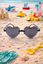 Load image into Gallery viewer, Seaside Sweetheart
